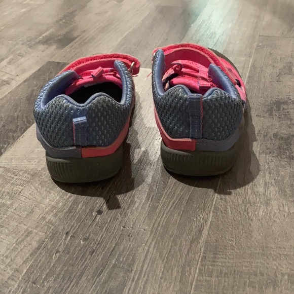 OshKosh B’gosh Sandals - Picture 4 of 5